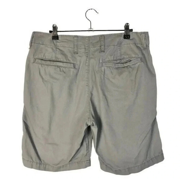 Old Navy Gray Lived In Straight Flat Front Chino Shorts 32 - Picture 2 of 3